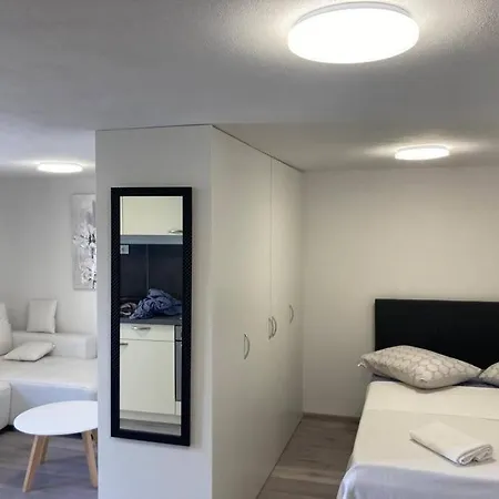 Mate 2 アパート Stobreč